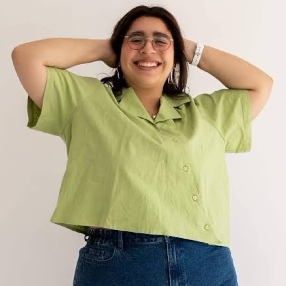 NWOT Shiny by Nature diagonal lime green cropped heart button up Small